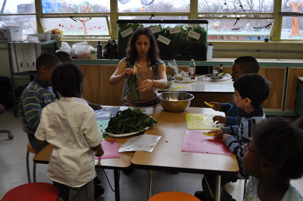 Jenn Mampara teaching FoodPrints in the early days. 